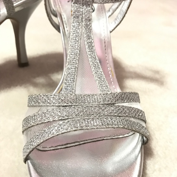 Silver sparkly heels - Picture 3 of 5